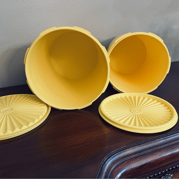 PRICE DROP TODAY ONLY! Vintage Tupperware canisters!  Two canisters. - Picture 3 of 9